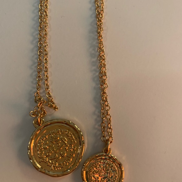 Layered necklace - Picture 3 of 3